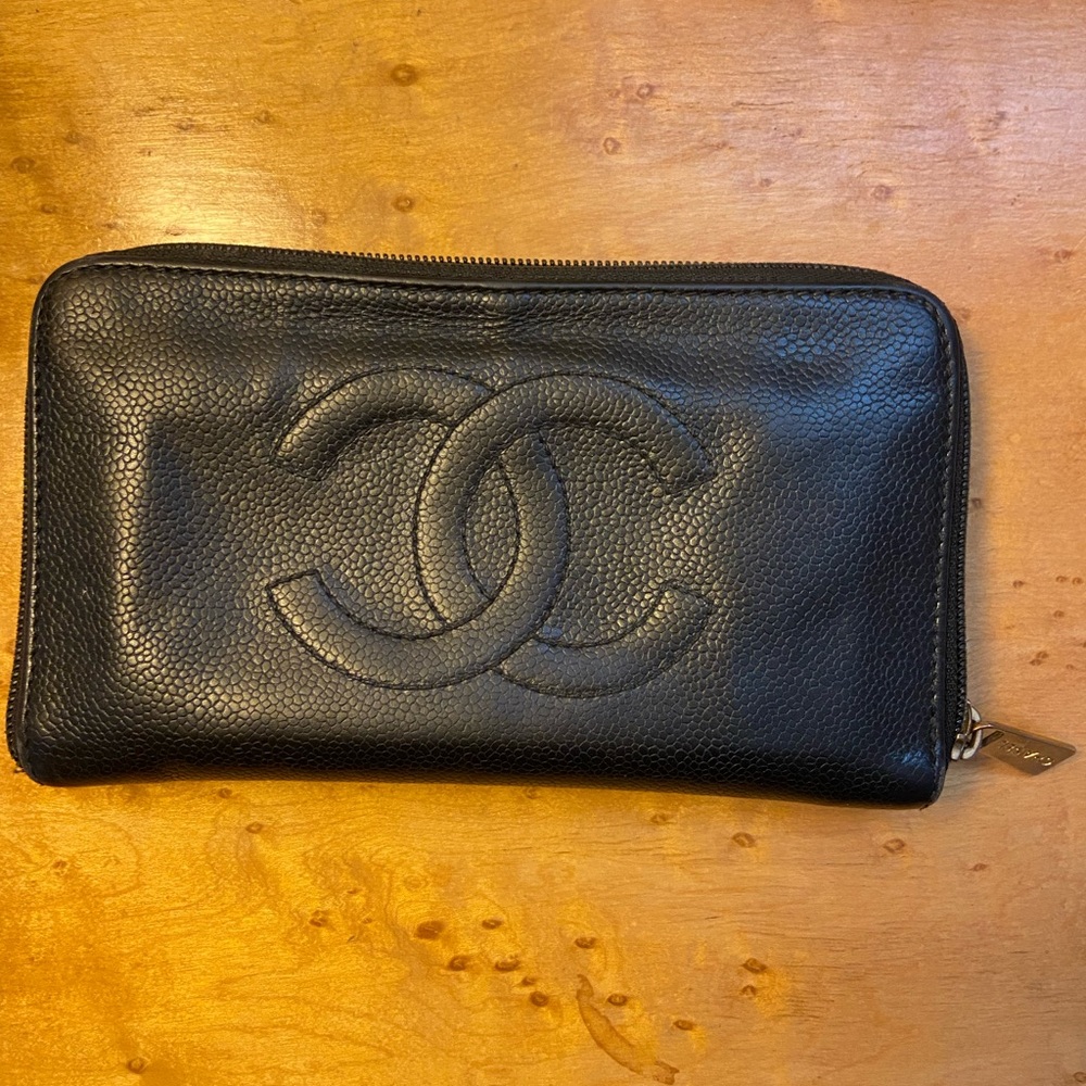 CHANEL Caviar Skin Long Zip Around Wallet Black
